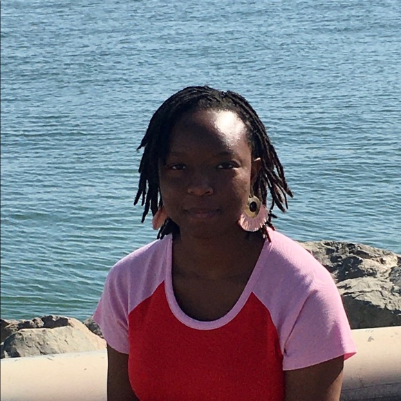 Meet your Posher, Danielle - Picture 1 of 1